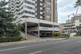 Ala Wai Town House in Honolulu, HI - Building Photo - Building Photo