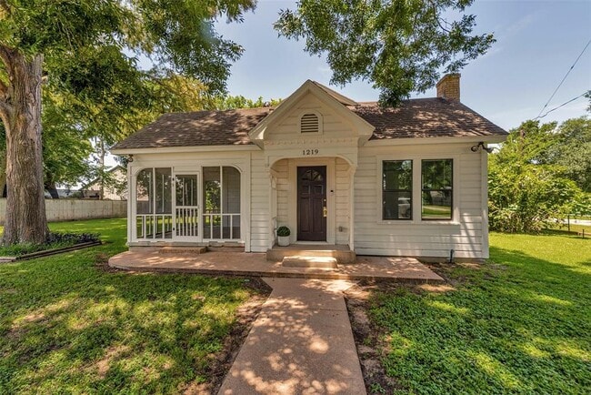 property at 1219 Alliance St