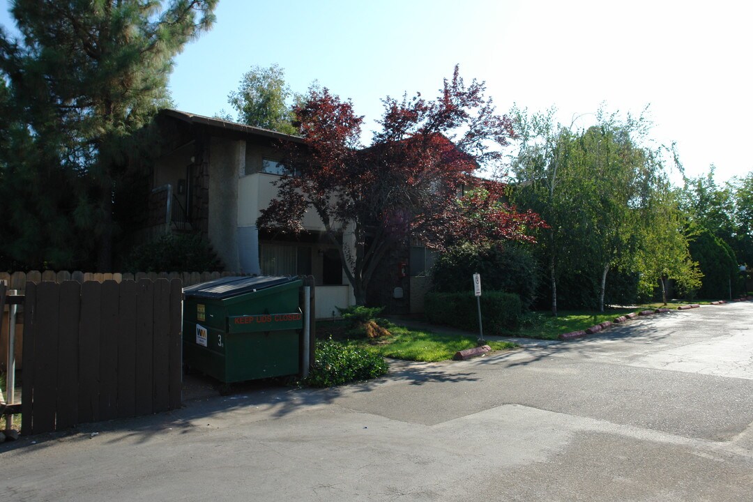 2270 Notre Dame Blvd in Chico, CA - Building Photo