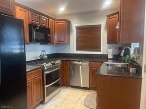 17 Upper Rainbow Tr in Denville, NJ - Building Photo - Building Photo