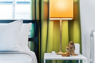 927 W Oakdale Ave in Chicago, IL - Building Photo - Building Photo