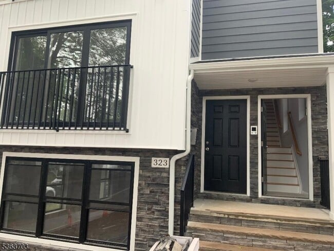 323 Montclair Ave in Newark, NJ - Building Photo - Building Photo