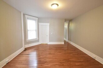 2355 N High St in Columbus, OH - Foto de edificio - Building Photo