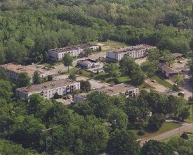 Stadium View Apartments in Kansas City, MO - Foto de edificio - Building Photo