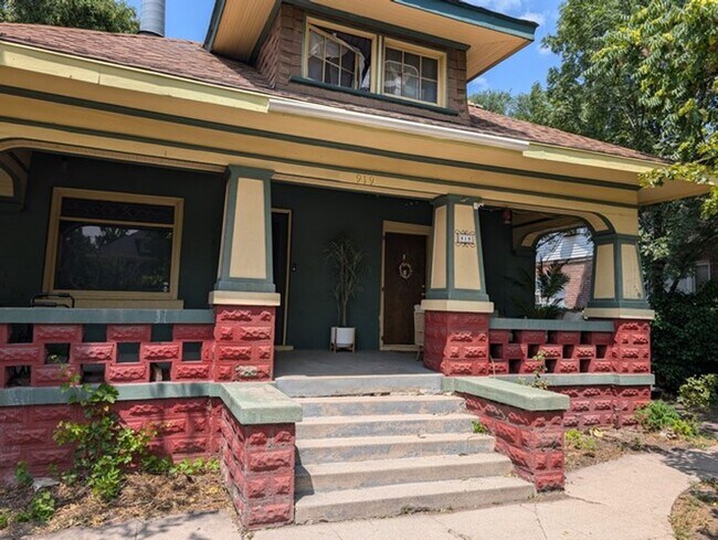 property at 919 E Wilson Ave