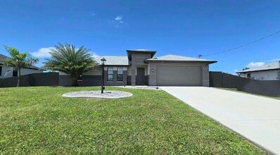 4020 NW 41st Pl in Cape Coral, FL - Building Photo - Building Photo