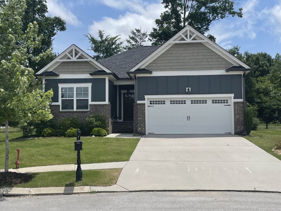 8554 Red Deer Ln in Ooltewah, TN - Building Photo