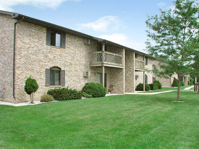 East Point Village in Green Bay, WI - Building Photo - Building Photo