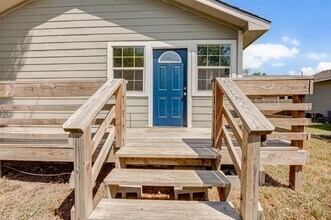 8709 Knox St in Houston, TX - Building Photo - Building Photo