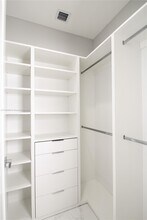 4349 NW 81st Ave in Doral, FL - Building Photo - Building Photo