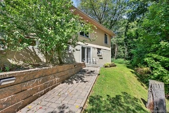 3 Hudson Bluff Cir in Marlboro, NY - Building Photo - Building Photo