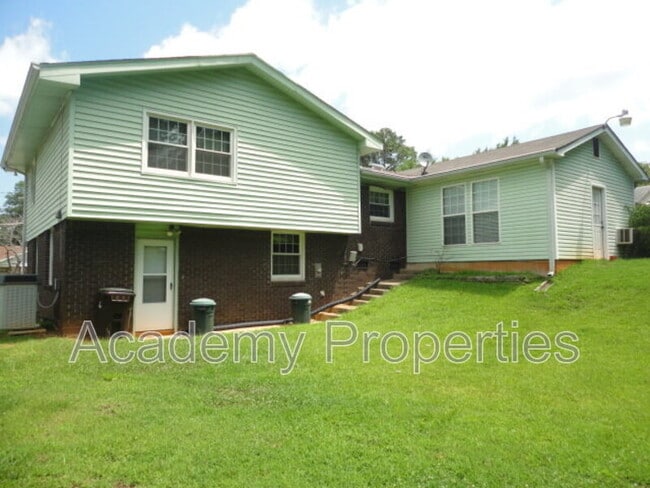 1417 Pennel Dr in Morrow, GA - Building Photo - Building Photo