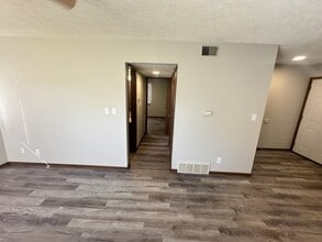 5840 S 52nd St in Lincoln, NE - Building Photo - Building Photo