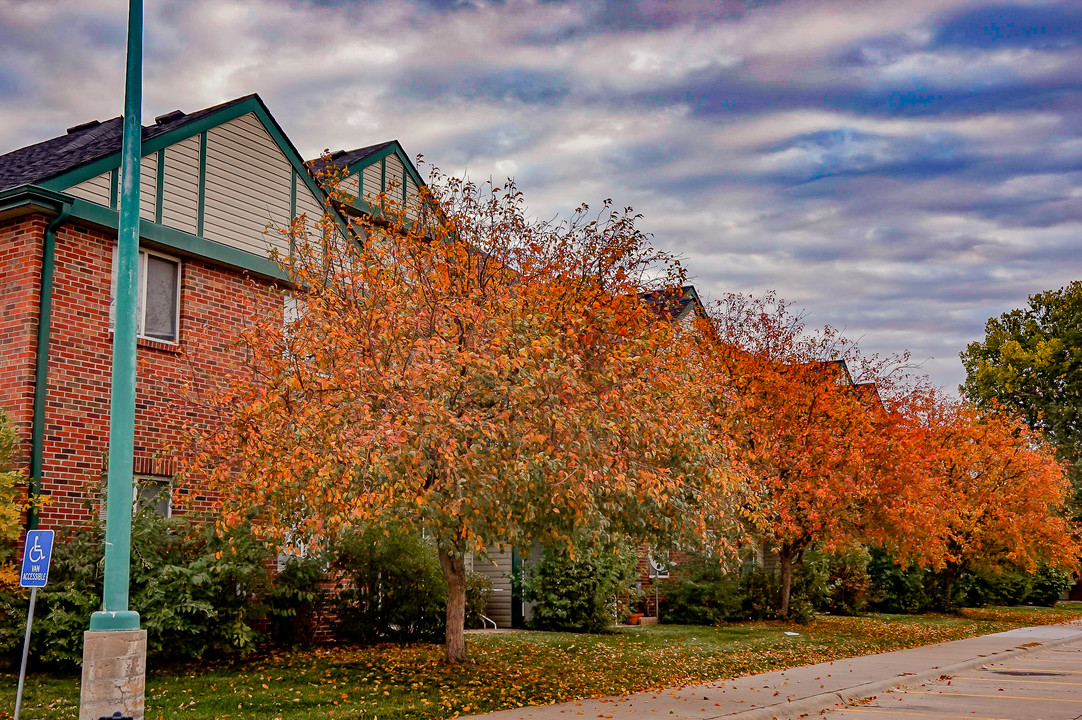 Park Meadow in Kearney, NE - Foto de edificio