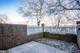2844-A S Wakefield St in Arlington, VA - Building Photo - Building Photo