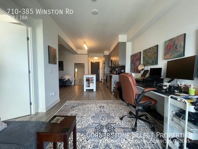 385 Winston Rd in Grimsby, ON - Building Photo - Building Photo