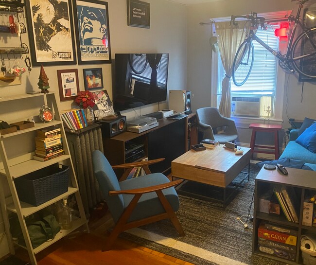 22 Alberta Ter, Unit 1 in Cambridge, MA - Building Photo - Building Photo