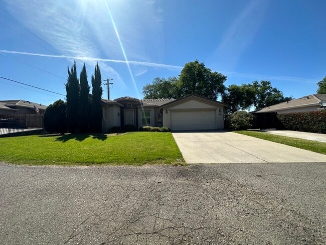 8904 Vincent Ave in Fair Oaks, CA - Building Photo - Building Photo