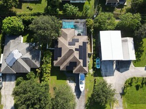 7746 99th Ct in Vero Beach, FL - Building Photo - Building Photo