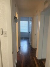 6043 Lyndhurst Dr in Houston, TX - Building Photo - Building Photo