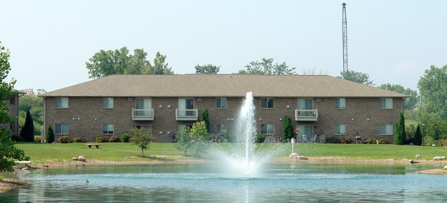 Lake Park Estates Apartments in De Pere, WI - Building Photo - Building Photo