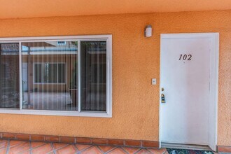 382 Coronado Ave in Long Beach, CA - Building Photo - Building Photo