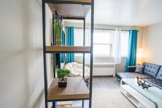 1011 Adelaide St N in London, ON - Building Photo - Building Photo