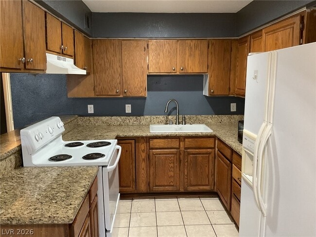 property at 1641 N Lamont St