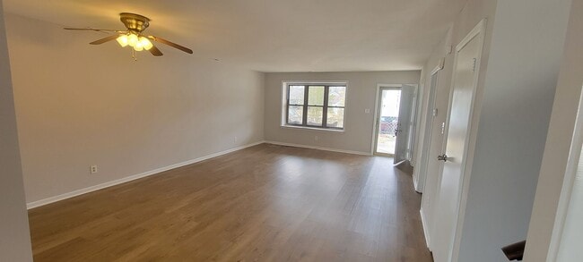 42 Hathaway Dr in Sicklerville, NJ - Building Photo - Building Photo