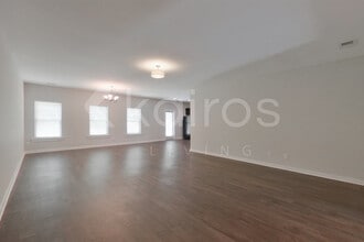 471 White Oak Cir in Lincoln, AL - Foto de edificio - Building Photo