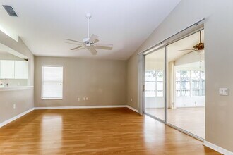 9042 Egret Cove Cir in Riverview, FL - Building Photo - Building Photo