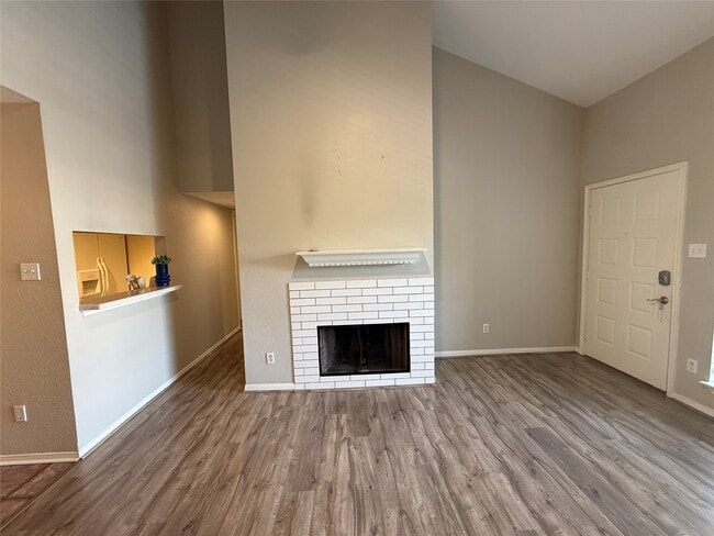 1880 White Oak Dr in Houston, TX - Building Photo - Building Photo