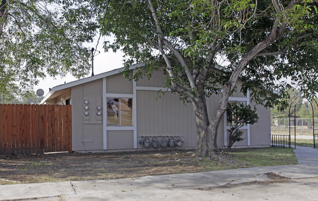 14989 Arrow Hwy in Fontana, CA - Building Photo - Building Photo