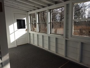 38 Snow Rd in Scarborough, ME - Foto de edificio - Building Photo