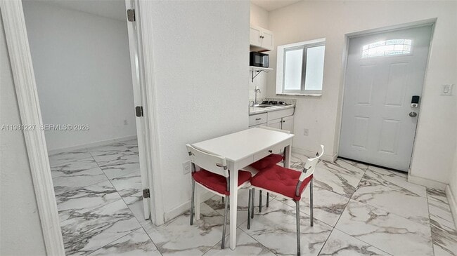 12435 SW 42nd St in Miami, FL - Building Photo - Building Photo