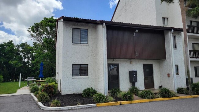 1626 Stickney Point Rd in Sarasota, FL - Building Photo - Building Photo