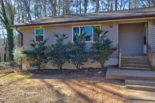 2223 Davis Rd SW in Stone Mountain, GA - Building Photo