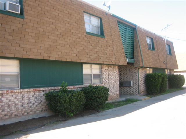 Cross Timbers Apartments in Lawton, OK - Foto de edificio - Building Photo