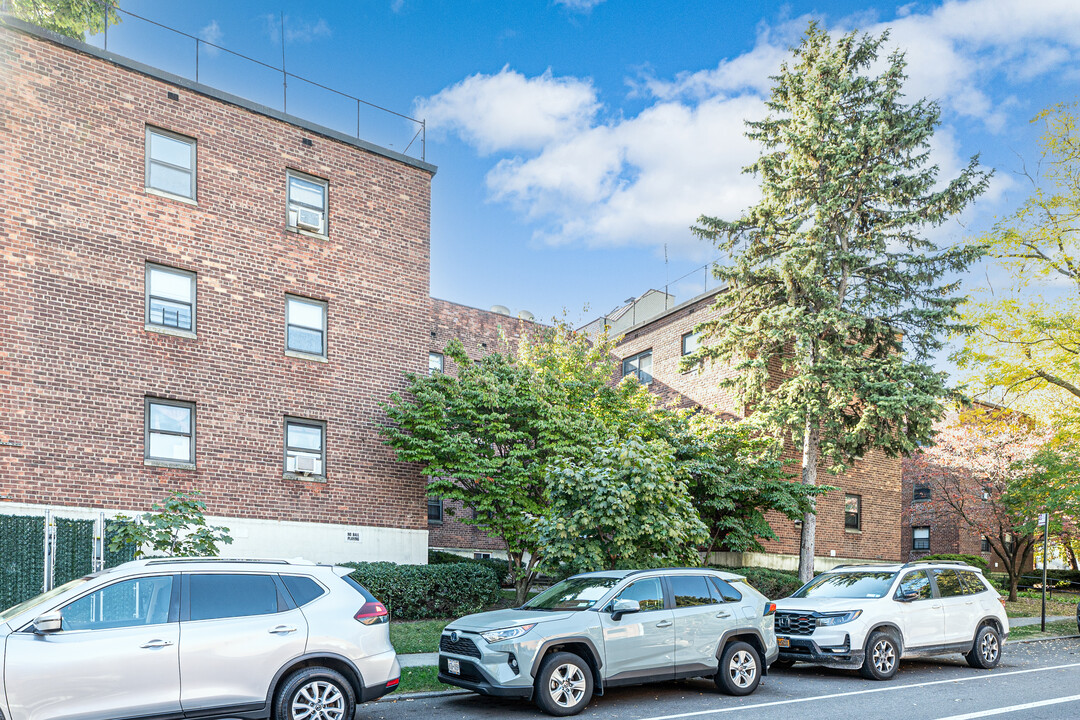 14404 77th Rd in Flushing, NY - Building Photo