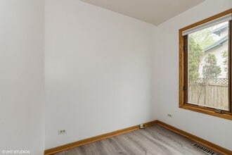 557 Skokie Ave in Highland Park, IL - Building Photo - Building Photo