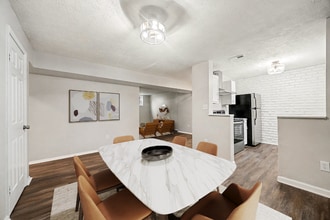 562 Glenwood Ave in Cincinnati, OH - Building Photo - Building Photo