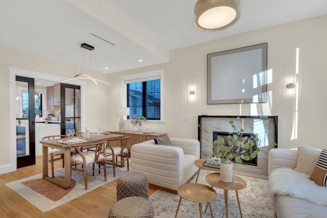 2145 W 32nd Ave in Vancouver, BC - Building Photo