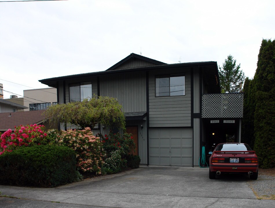 9545-9547 Interlake Ave in Seattle, WA - Foto de edificio