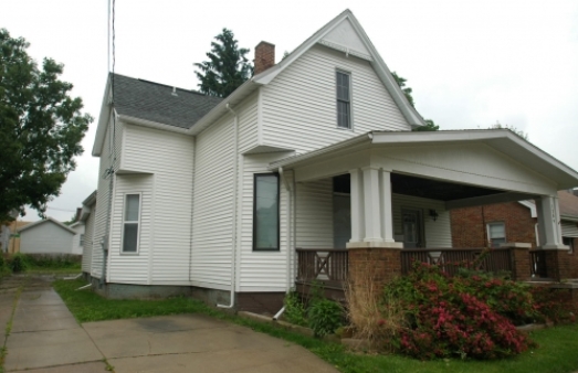 1209 N Madison St in Bloomington, IL - Foto de edificio