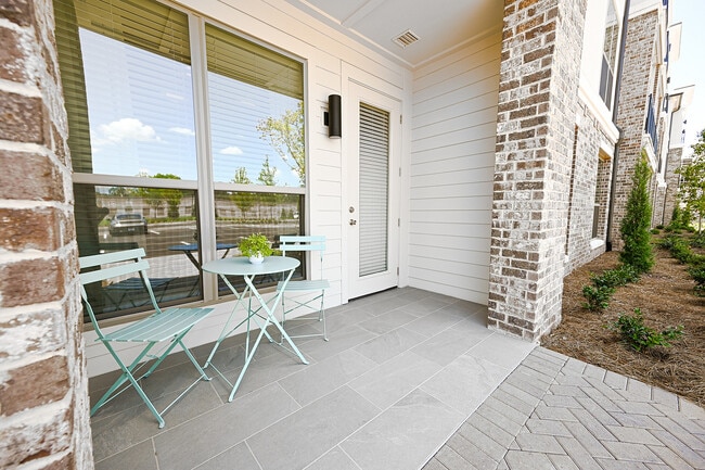 The Heights at Holly Springs in Holly Springs, GA - Foto de edificio - Building Photo