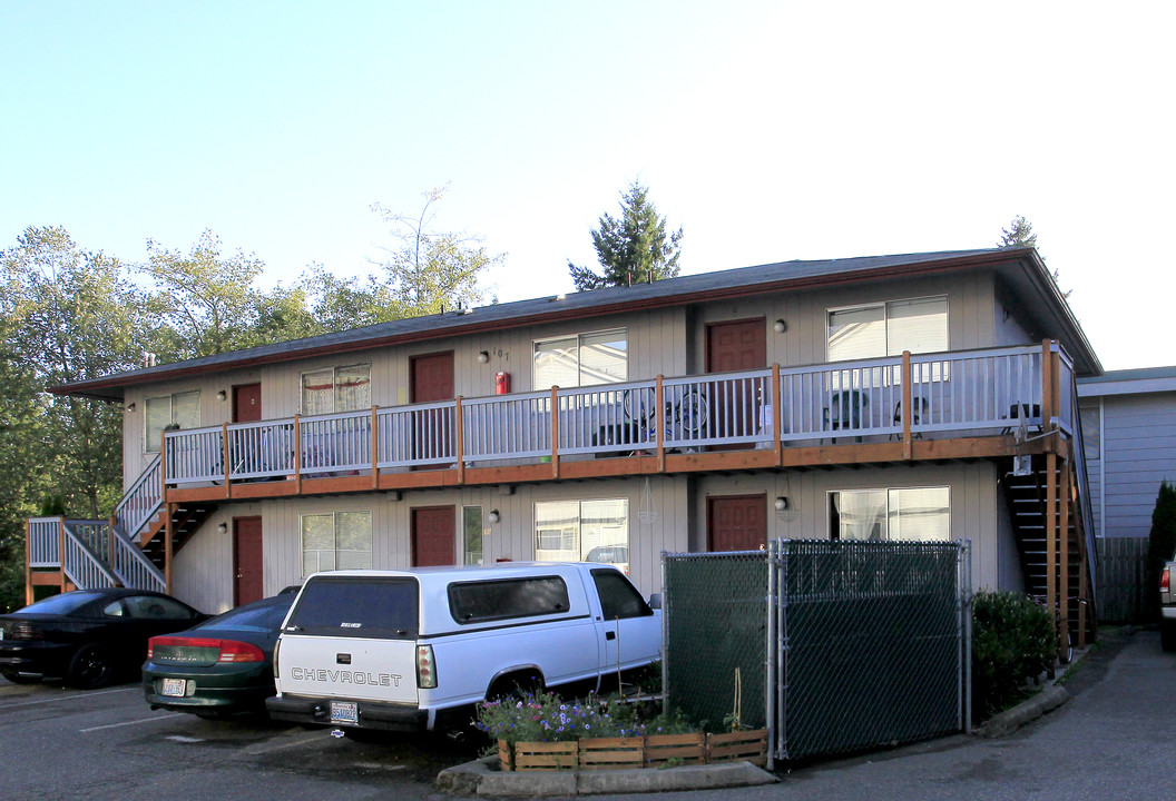 Canelina Apartments in Everett, WA - Building Photo