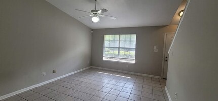 2525 Hartsfield Rd in Tallahassee, FL - Building Photo - Building Photo