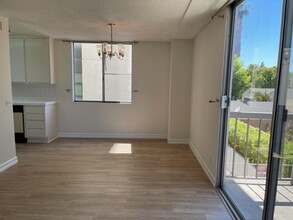 10751 Wilshire Blvd, Unit 509 in Los Angeles, CA - Building Photo - Building Photo