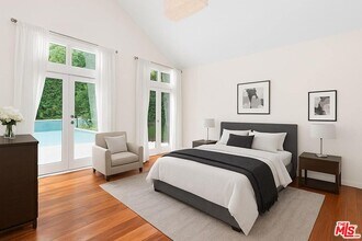 559 Huntley Dr in West Hollywood, CA - Building Photo - Building Photo
