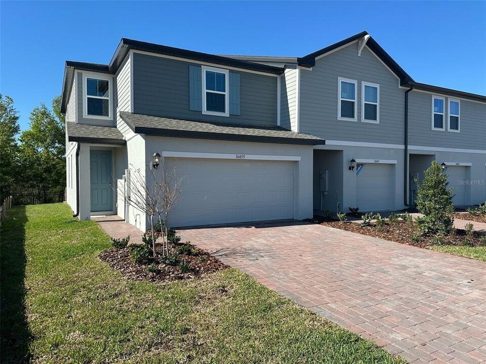 16455 Bird of Paradise Ave in Clermont, FL - Building Photo